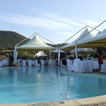 Hotel Ristorante La Tana Di Li Mazzoni Trinità dʼAgultu Buitenkant foto