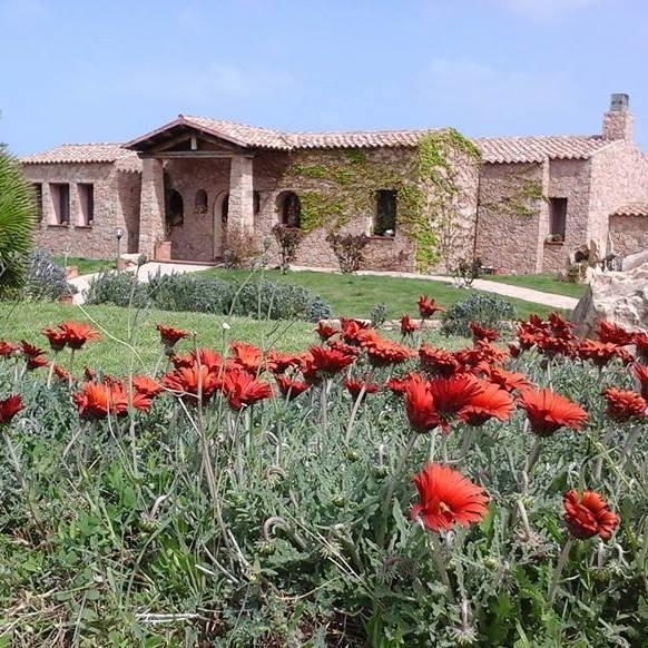 Hotel Ristorante La Tana Di Li Mazzoni Trinità dʼAgultu Buitenkant foto