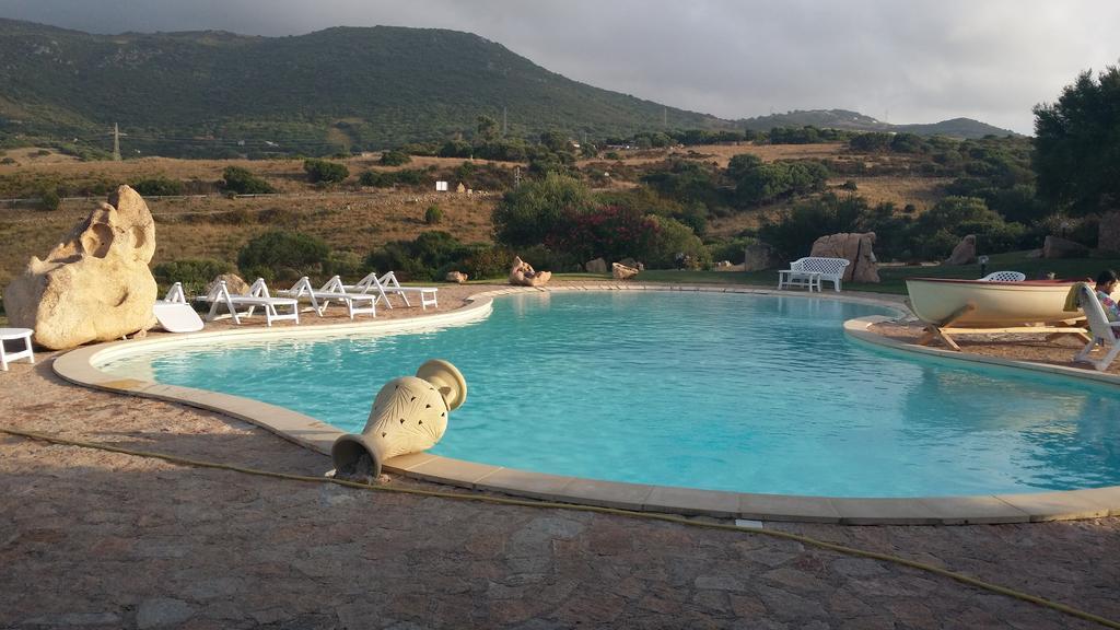 Hotel Ristorante La Tana Di Li Mazzoni Trinità dʼAgultu Buitenkant foto