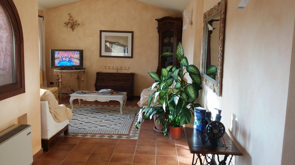 Hotel Ristorante La Tana Di Li Mazzoni Trinità dʼAgultu Buitenkant foto