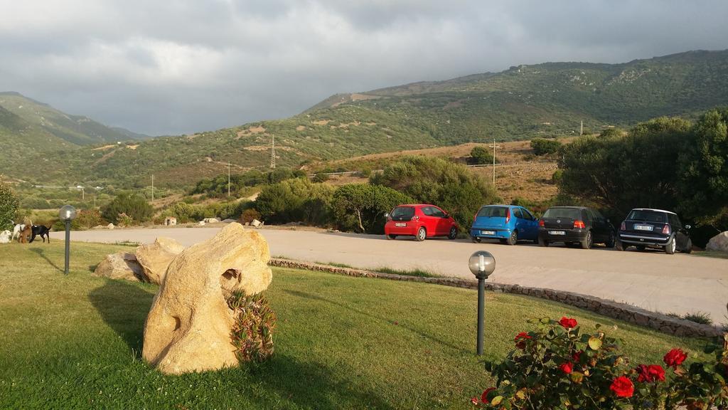 Hotel Ristorante La Tana Di Li Mazzoni Trinità dʼAgultu Buitenkant foto